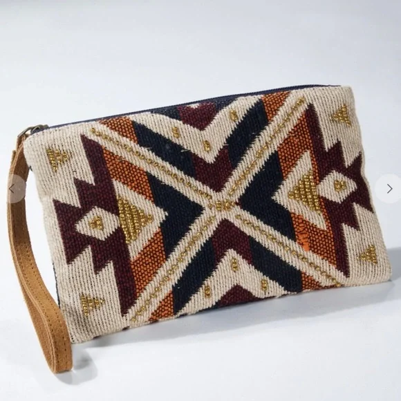 Handmade wristlet - Picture 2 of 6